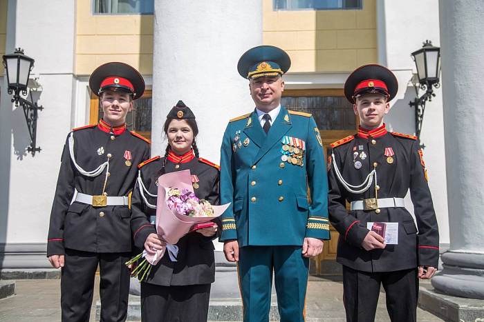 Кировский кадет спас человека из огня