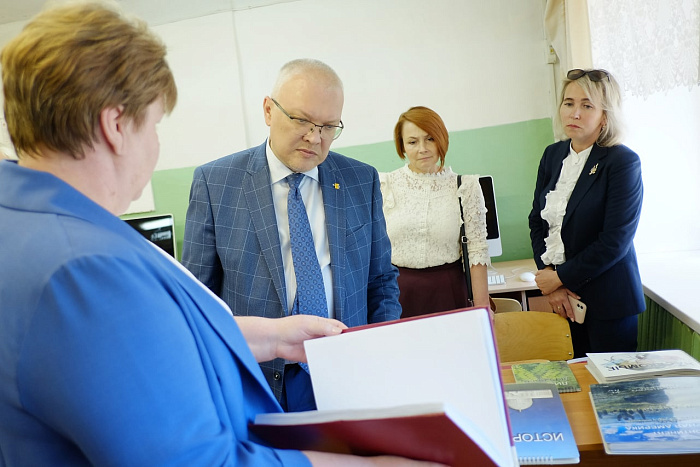 Александр Соколов: с детьми должны работать высококвалифицированные специалисты