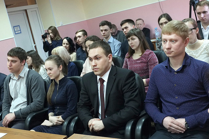 Глава Кировской области встретился с будущими юристами