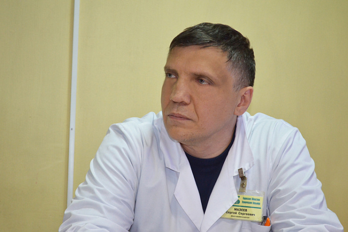 Кировские врачи впервые провели операцию по удалению опухоли головного мозга через пазухи носа