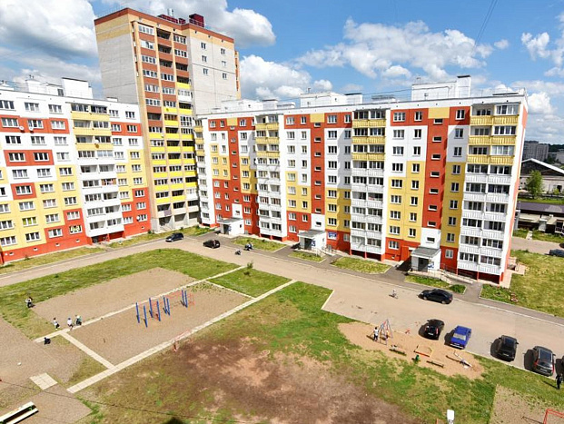 В Березниковском переулке Кирова достроили проблемный дом