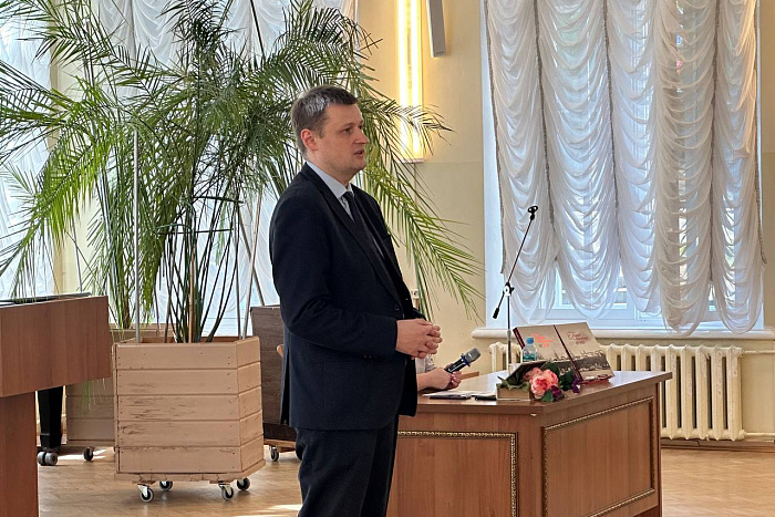 Кировчанам презентовали юбилейное издание «Город и горожане: Хлынов – Вятка – Киров – 650»