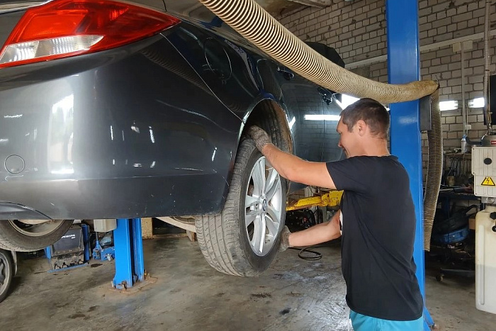 Многодетный отец при помощи соцконтракта открыл автомастерскую