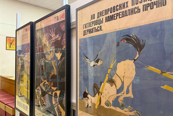 В Диораме представлены плакаты времен Великой Отечественной войны