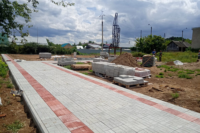 В Вятскополянском районе благоустраивают площадь Победы