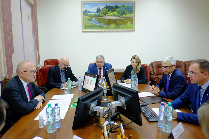 Александр Соколов провел рабочую встречу с вице-президентом, председателем Волго-Вятского банка Сбербанка Петром Колтыпиным