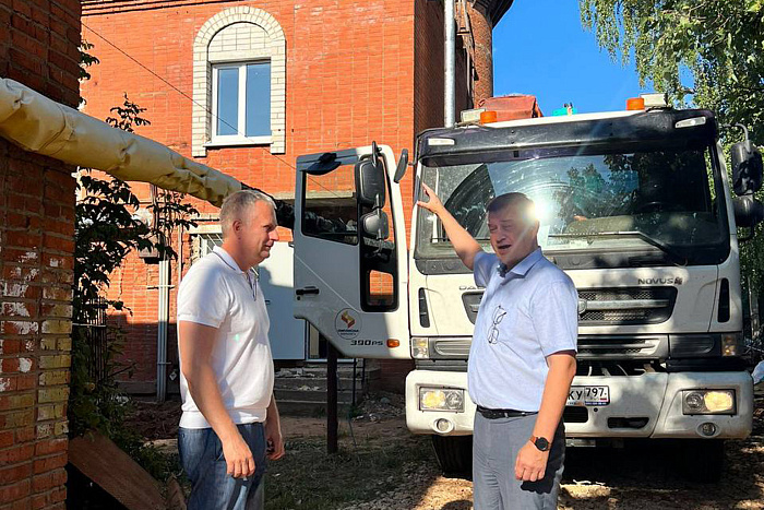 В Вятских Полянах реконструируют мост, пристань и речной порт