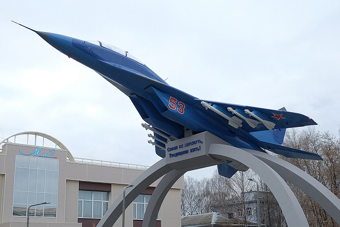 В Кирове открыли памятник «Самолет Миг-29»