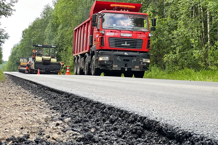 В Кировской области ремонтируют дорогу к поселкам Восточный и Белореченск