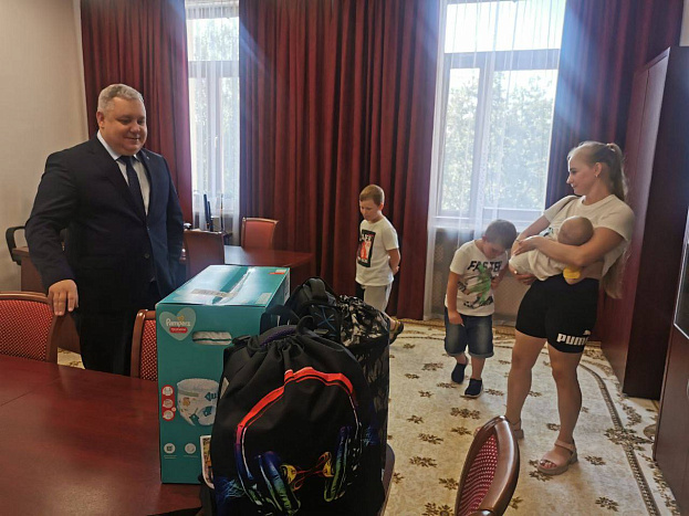 Алексей Комаров принял участие в акции «Собери ребенка в школу»