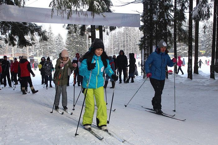 Жители и гости Кирова отметили День зимних видов спорта