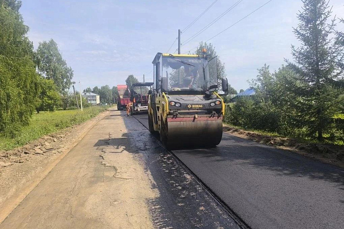 В Оричевском районе по «Дорожному миллиарду» ремонтируют улицы 
