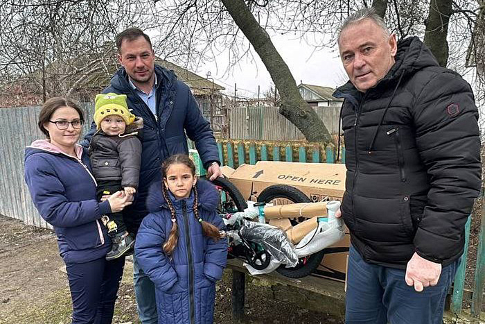 Александр Соколов исполнил новогодние мечты детей из Запорожья 
