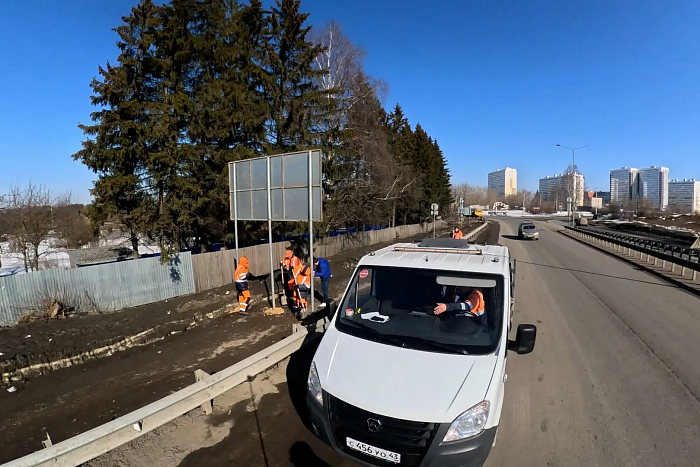 В Кировской области устанавливают временные знаки ограничения на дорогах