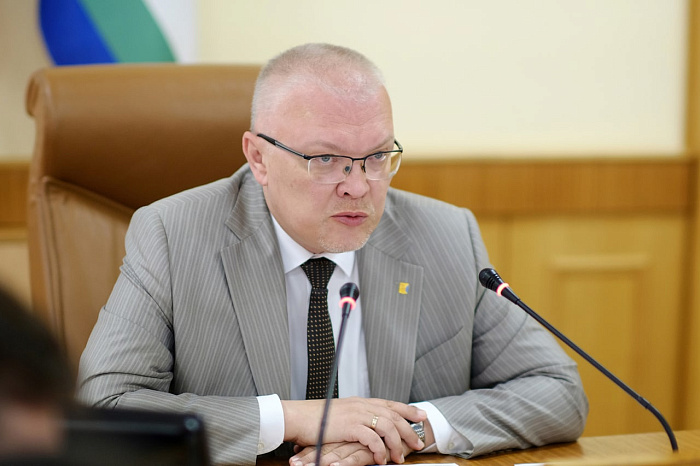 Александр Соколов поручил приостановить назначение руководителей подведомственных организаций