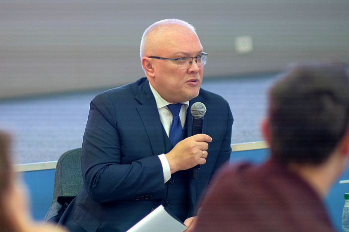 Губернатор Александр Соколов посмотрел на развитие региона глазами молодежи