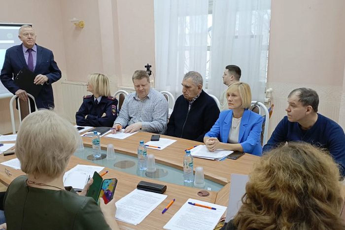 В Кирове прошел круглый стол по вопросам адаптации мигрантов