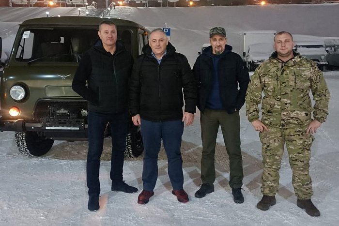 Кировским бойцам отправили новый автомобиль