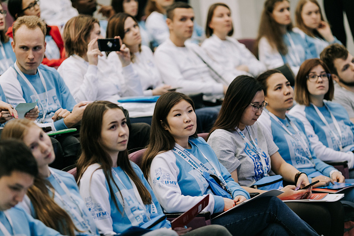 Кировские проекты в сфере здравоохранения представлены на Международном форуме волонтеров-медиков