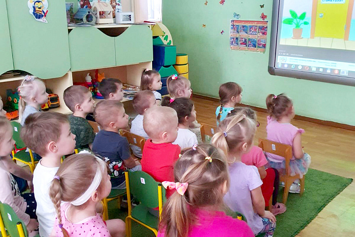 Кировские стоматологи проводят уроки гигиены по авторским методикам