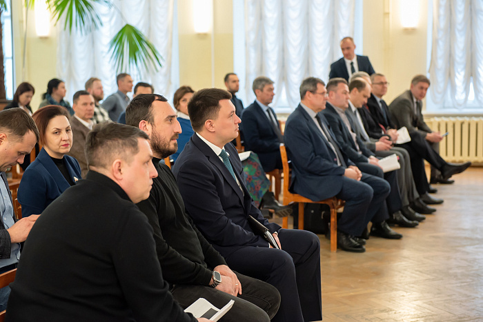 Депутатам и промышленникам презентовали проект пятилетней программы строительства 