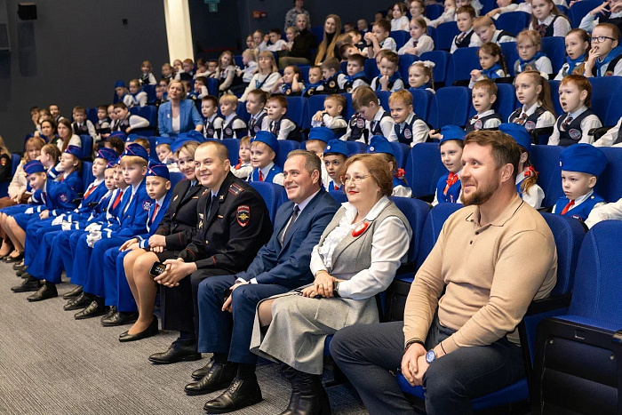В Кирове 450 школьников стали юными инспекторами движения