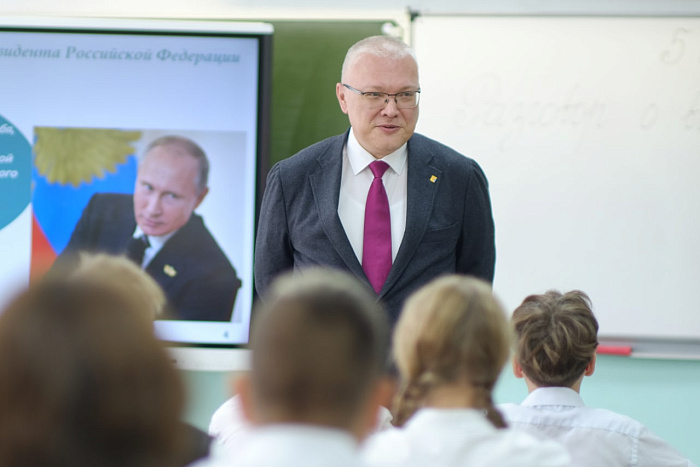 Александр Соколов дал старт проекту «Разговоры о важном» в Кировской области